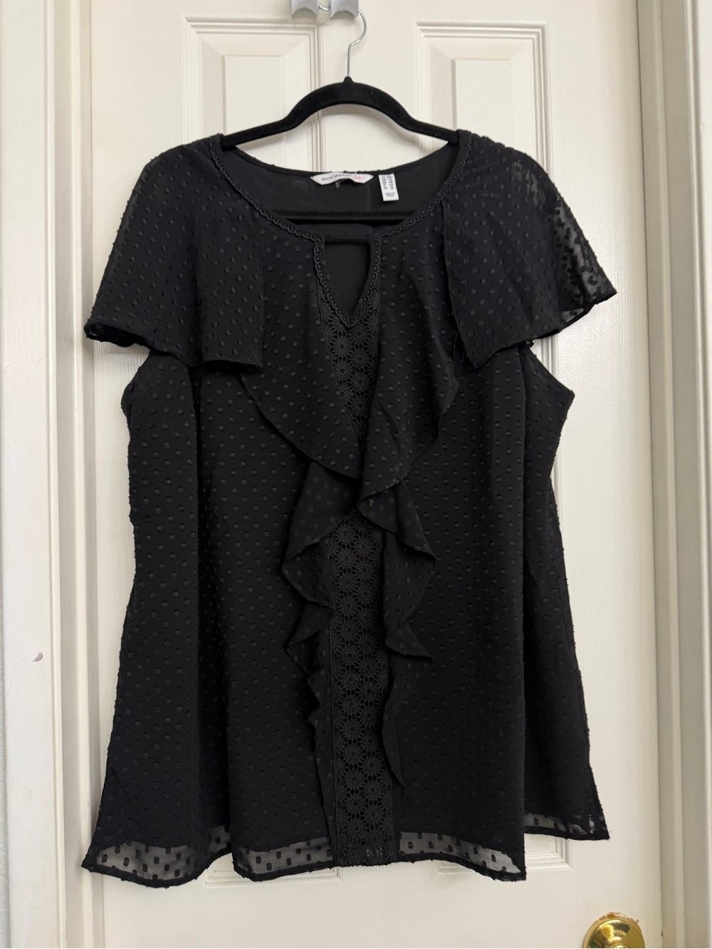 7144 Isaac Mizrahi Black Ruffle Swiss Dot Blouse Top Plus Size 18W